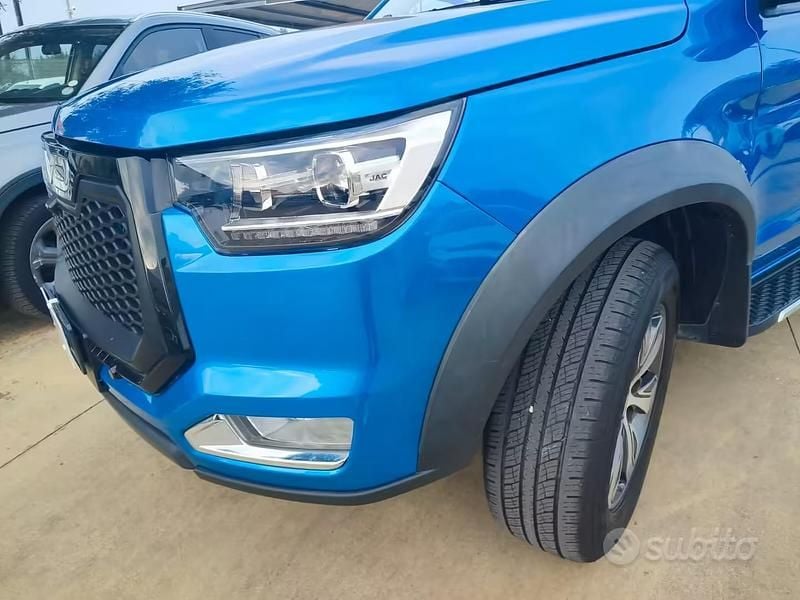 Usata EVO Cross 4 135 CV (99 kW) 2023 Blu Pick-up