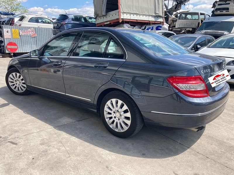 Usata Mercedes C200 Avantgarde 136 CV (100 kW) 2010 Nero Berlina