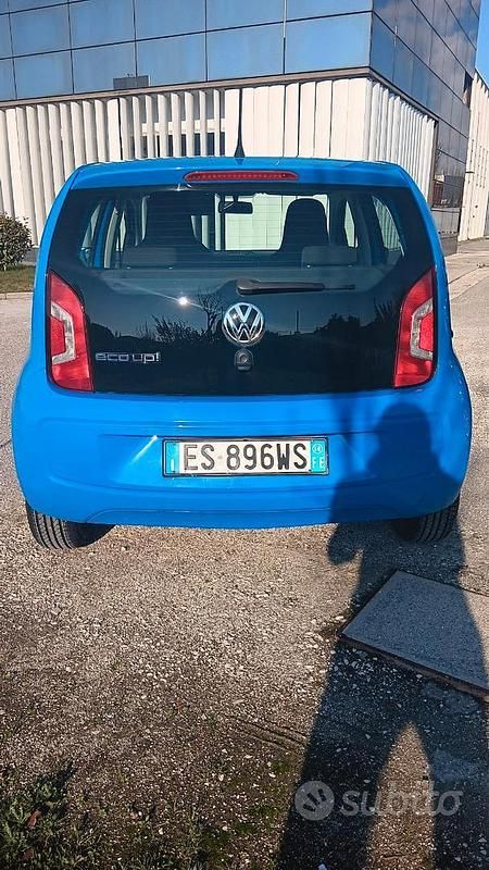 Usata VW up! 68 CV (50 kW) 2014 Blu Utilitaria