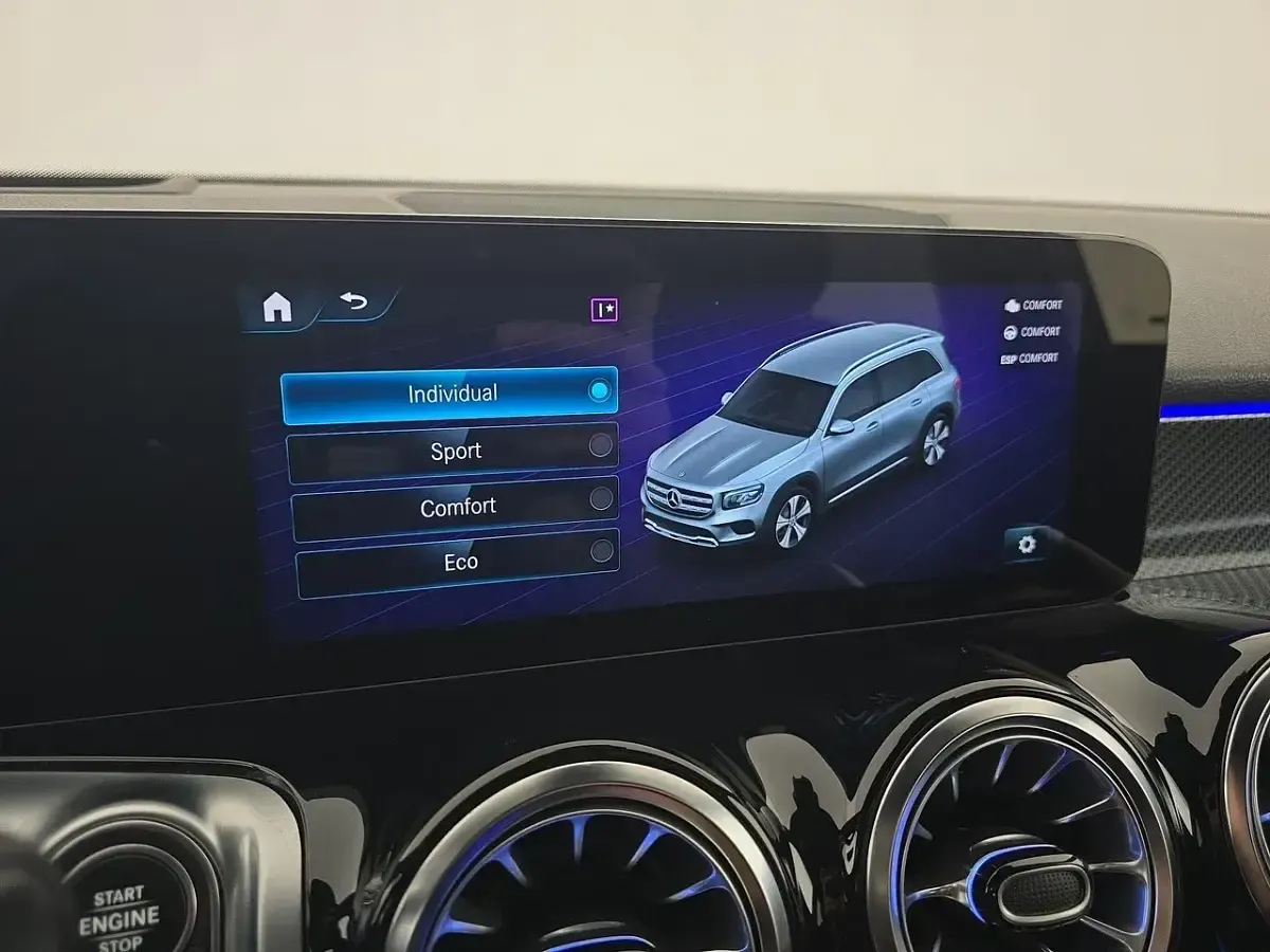 Usata Mercedes GLB200 Premium 150 CV (110 kW) 2022 Grigio SUV