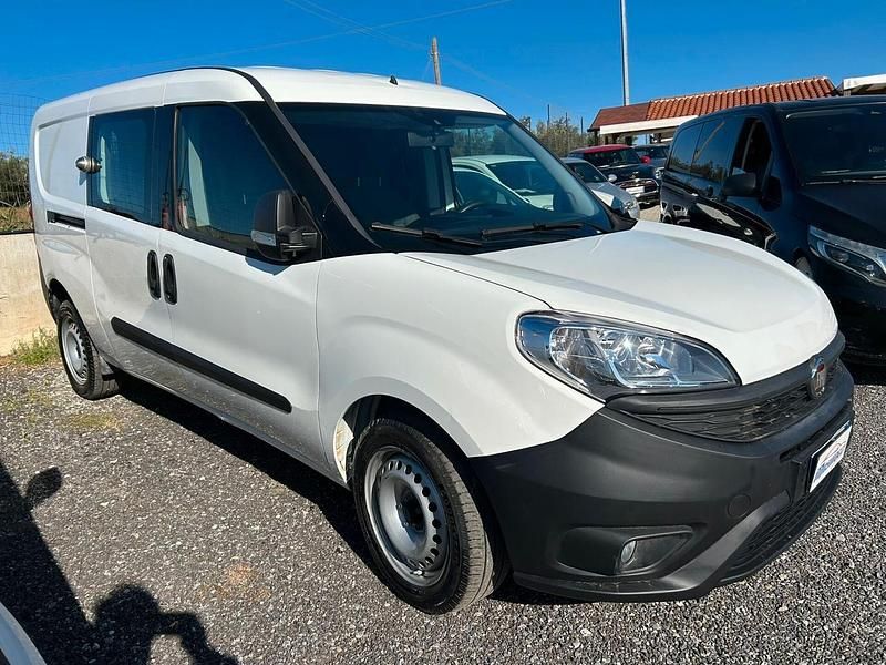 Usata Fiat Doblò Easy 95 CV (69 kW) 2021 Bianco Monovolume
