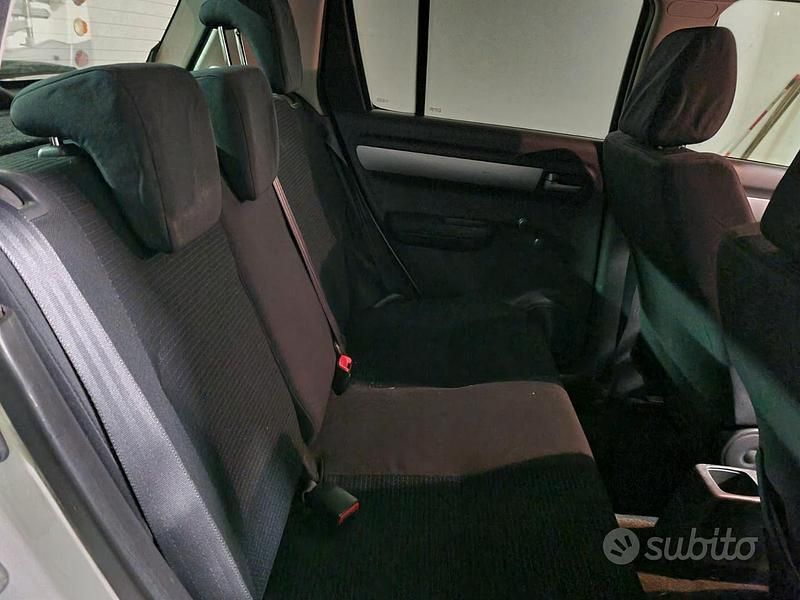 Usata Suzuki Swift GL 69 CV (50 kW) 2008 Bianco Utilitaria