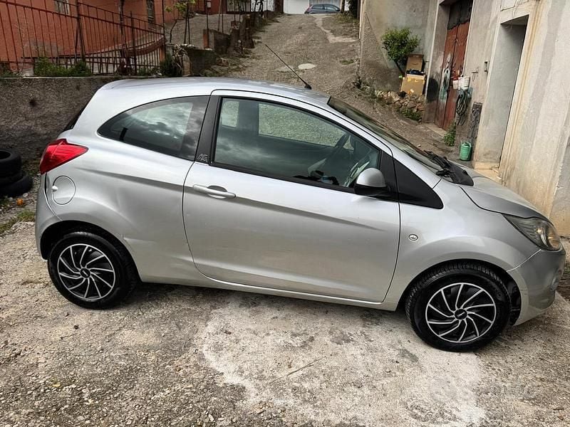 Usata Ford Ka 75 CV (55 kW) 2012 Grigio Utilitaria