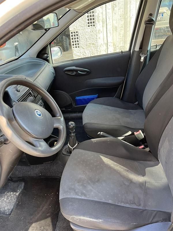 Usata Fiat Punto 60 CV (44 kW) 2006 Bianco Utilitaria