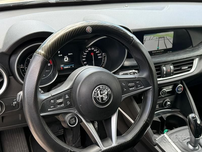 Usata Alfa Romeo Stelvio 160 CV (117 kW) 2019 Grigio SUV