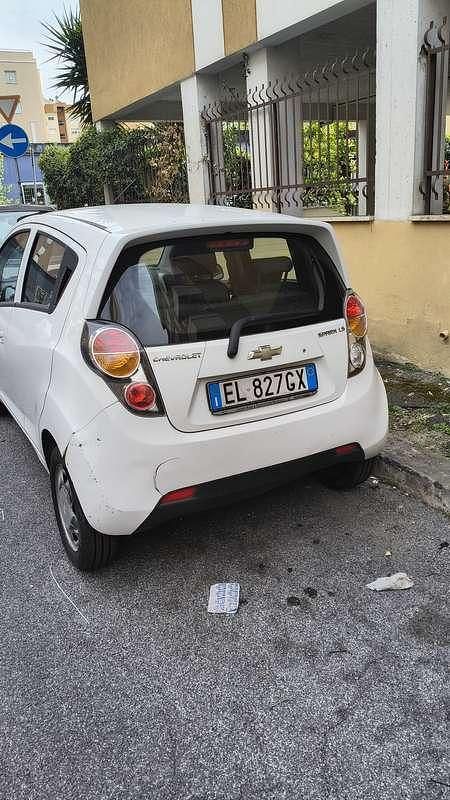 Begagnad Chevrolet Spark 68 HK (50 kW) 2011 Vit Halvkombi