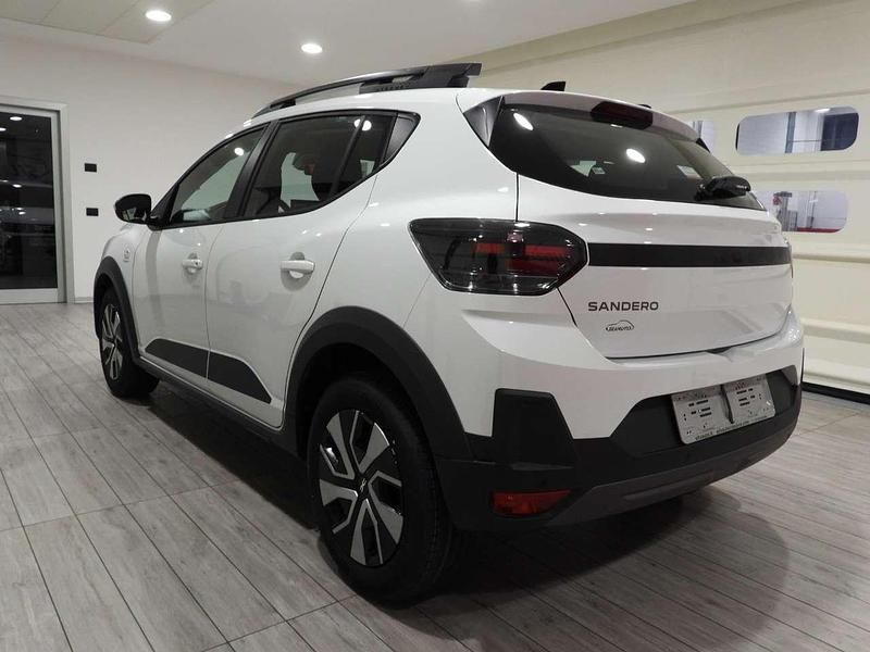 Nuova Dacia Sandero Essentiel 120 CV (88 kW) 2025 Bianco ghiaccio Berlina
