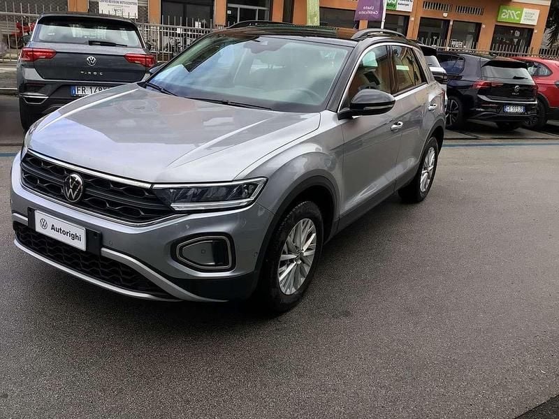 Argento Usata 2022 VW T-Roc Life SUV | 23.900 € (Buon prezzo) - Immagine 1/4