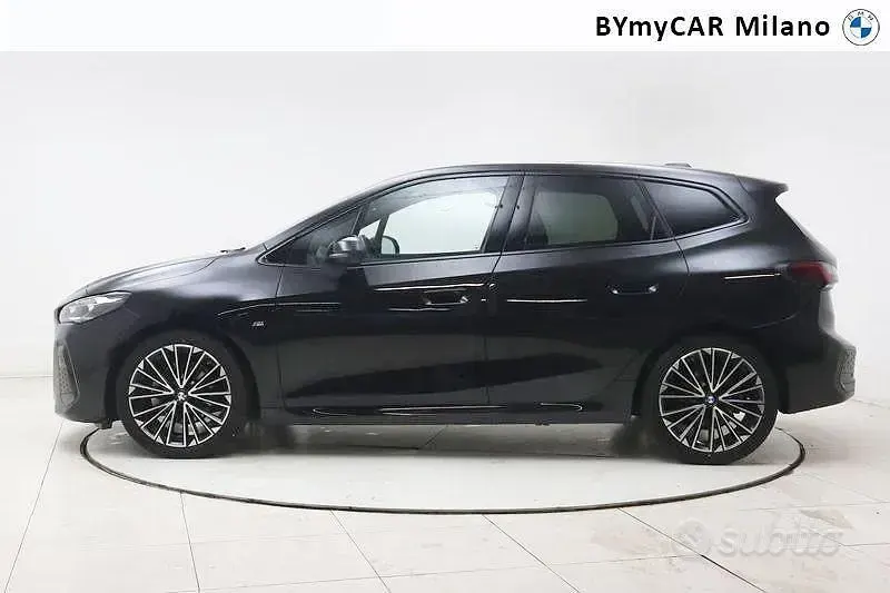 Begagnad BMW 218 Active Tourer M Sport 150 HK (110 kW) 2025 Grå Minibuss