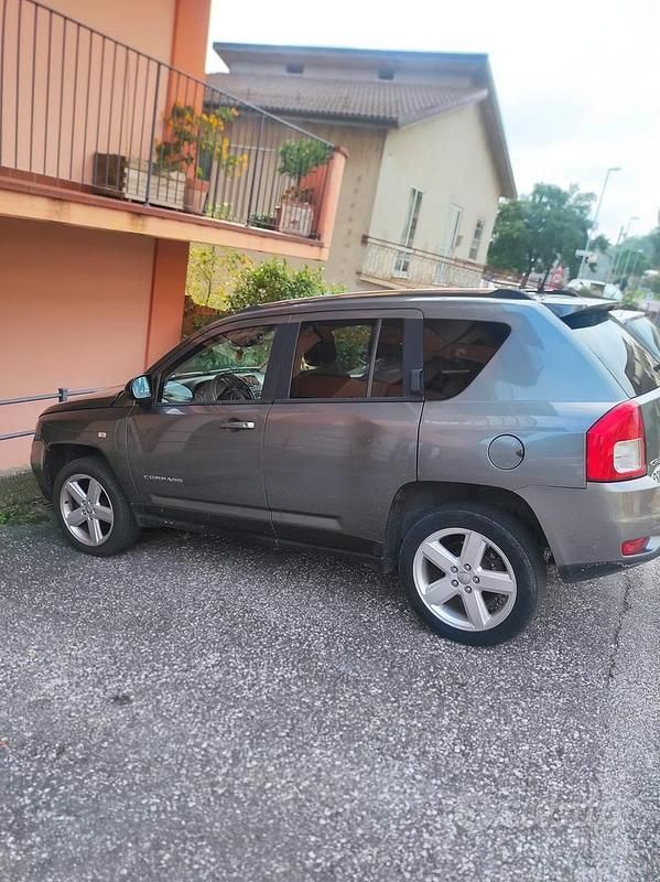 Usata Jeep Compass 2012 Grigio SUV
