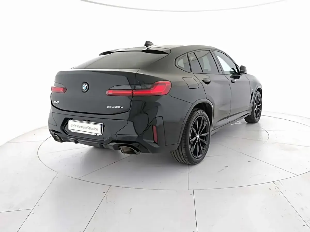 Usata BMW X4 M Sport 190 CV (139 kW) 2025 Black sapphire SUV