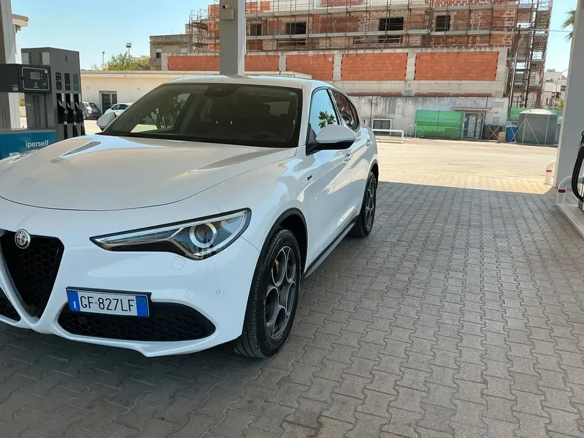 Usata Alfa Romeo Stelvio Sprint 190 CV (139 kW) 2021 Bianco SUV