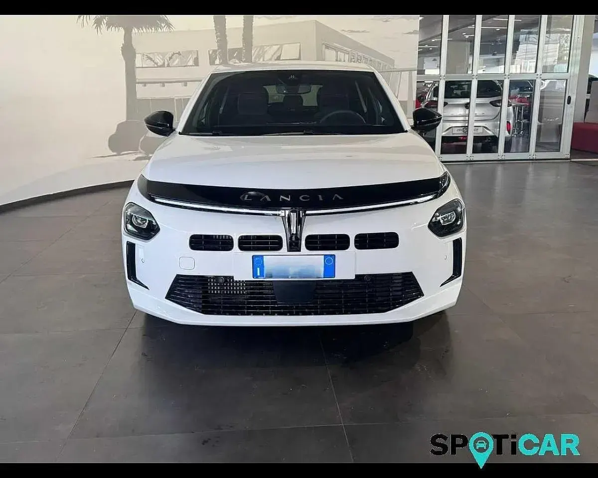 Usata Lancia Ypsilon 110 CV (80 kW) 2024 Bianco Utilitaria
