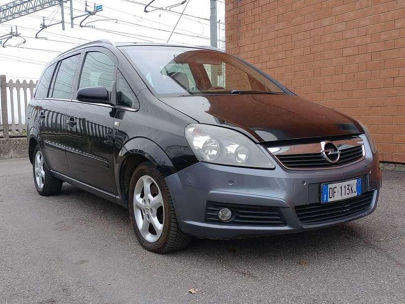 Usata Opel Zafira 95 CV (69 kW) 2007 Nero Monovolume