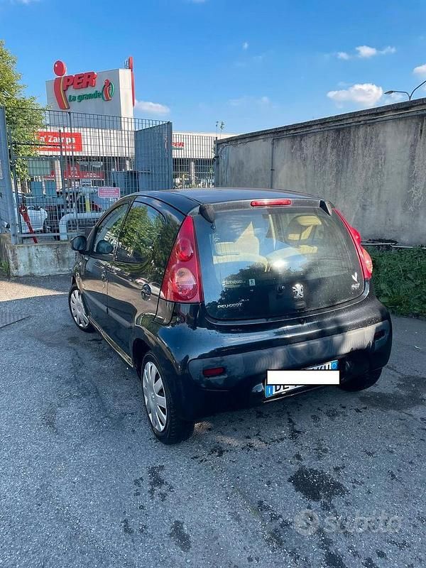 Usata Peugeot 107 68 CV (50 kW) 2007 Nero Utilitaria