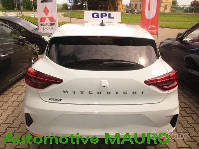 Nuova Mitsubishi Colt Invite 101 CV (74 kW) 2025 Bianco Utilitaria