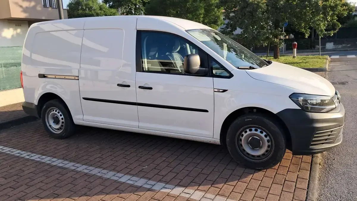 Usata VW Caddy Maxi 65 CV (47 kW) 2017 Bianco Monovolume