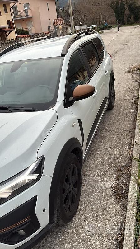 Usata Dacia Jogger 101 CV (74 kW) 2024 Bianco Monovolume