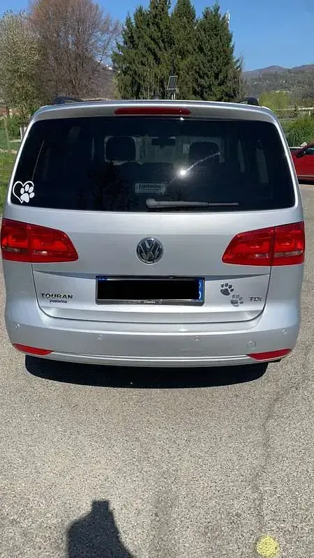Begagnad VW Touran Comfortline 105 HK (77 kW) 2014 Silver Minibuss