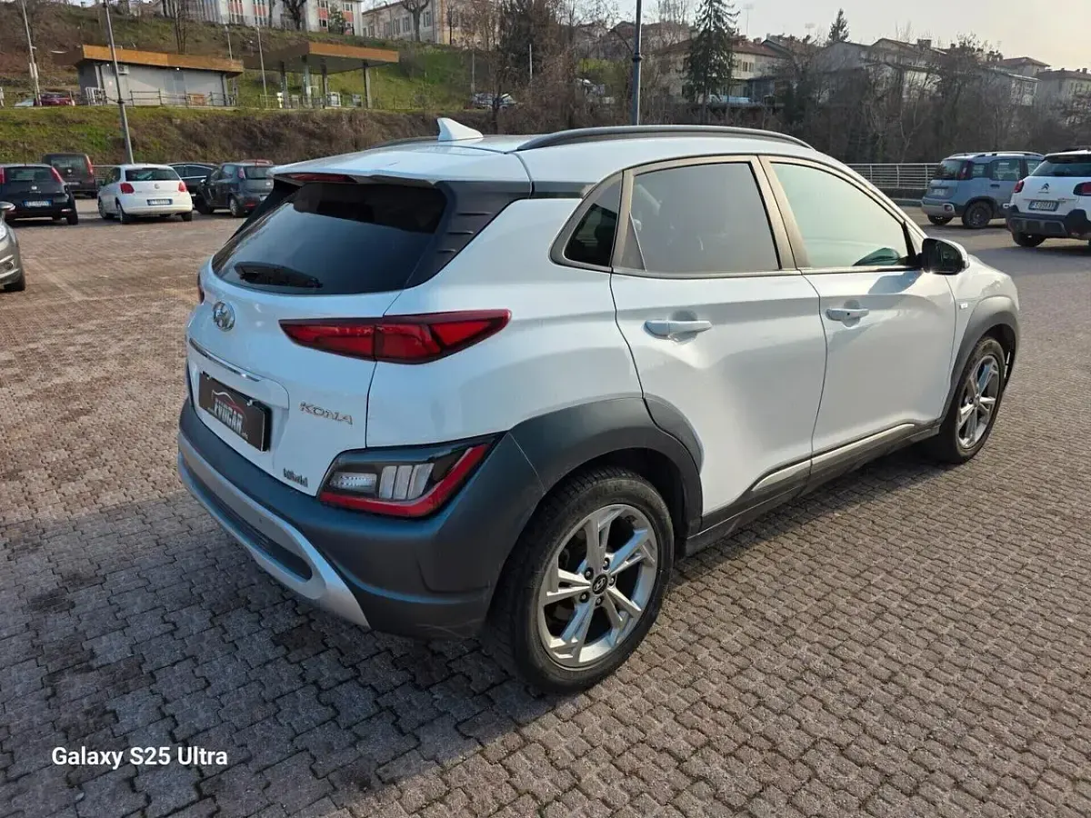 Usata Hyundai Kona 120 CV (88 kW) 2023 Bianco SUV