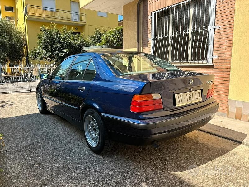 Usata BMW 318 1997 Blu Berlina