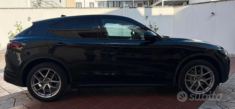 Usata Alfa Romeo Stelvio Business 210 CV (154 kW) 2017 Nero SUV