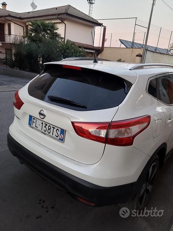 Bianco Usata 2017 Nissan Qashqai SUV | 12.000 € (Buon prezzo) - Immagine 1/4