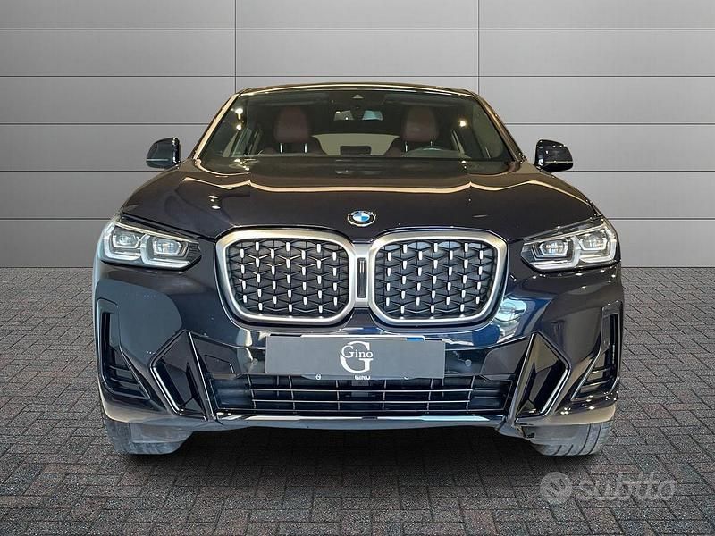 Käytetty BMW X4 M Sport 190 HP (139 kW) 2022 Musta Katumaasturi