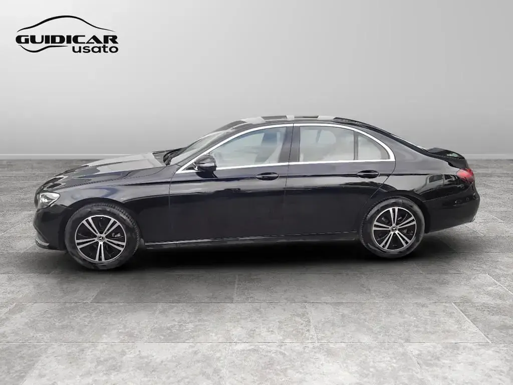 Usata Mercedes E200 160 CV (117 kW) 2022 Nero Berlina