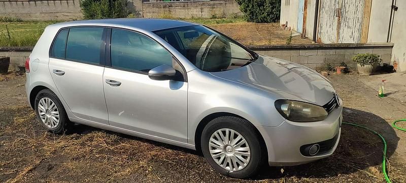 Usata VW Golf VI Trendline 105 CV (77 kW) 2010 Argento Utilitaria