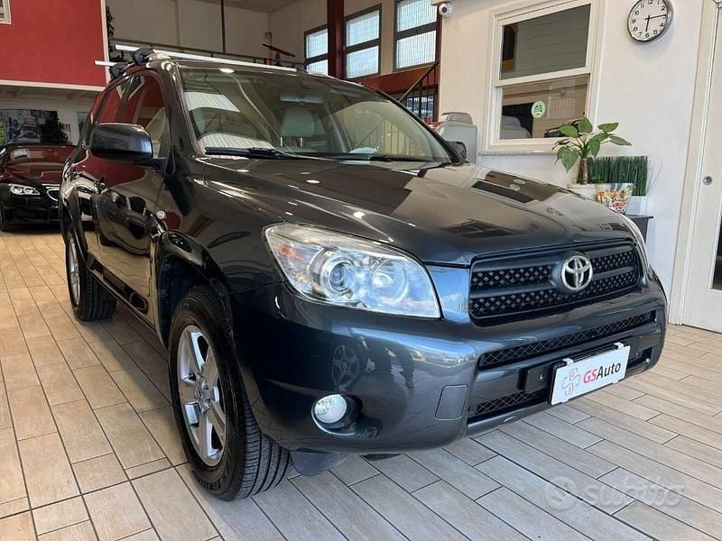 Second-hand Toyota RAV4 Luxury 152 CP (111 kW) 2008 Gri SUV