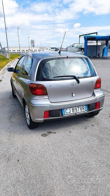 Usata Toyota Yaris Sport 2003 Grigio Berlina