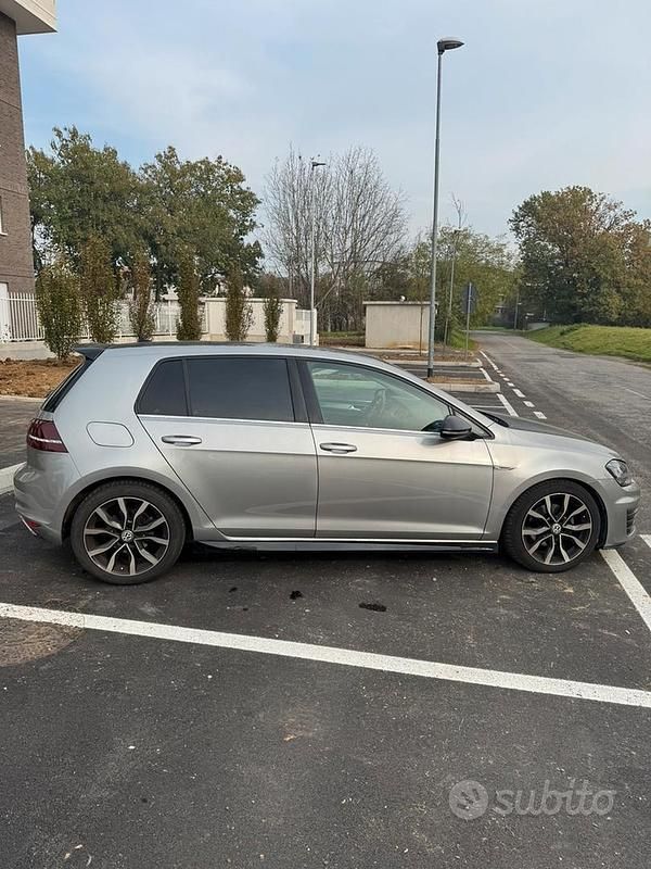 Usata VW Golf VII 110 CV (80 kW) 2017 Grigio Berlina