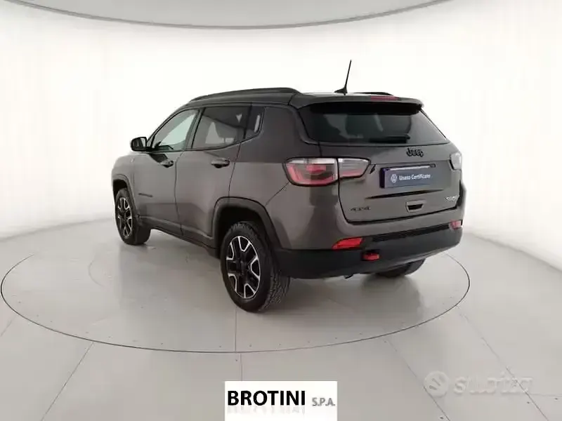 Usata Jeep Compass Trailhawk 170 CV (125 kW) 2020 Grigio SUV