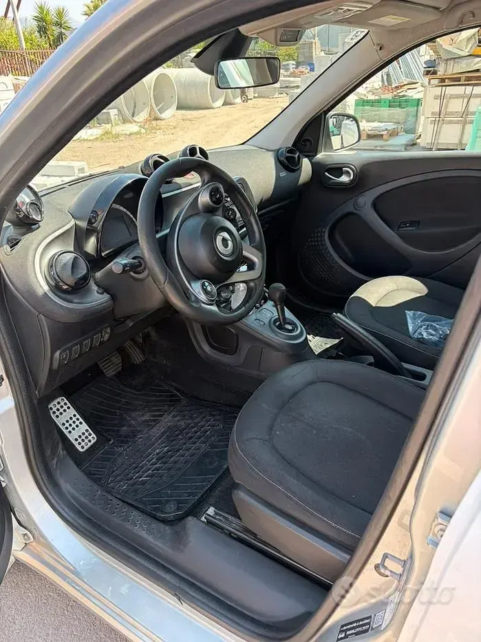 Usata Smart ForFour 71 CV (52 kW) 2017 Bianco Utilitaria