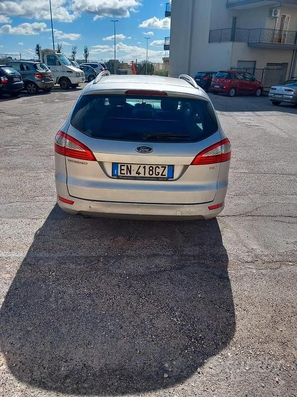 Usata Ford Mondeo 140 CV (102 kW) 2010 Grigio Station wagon