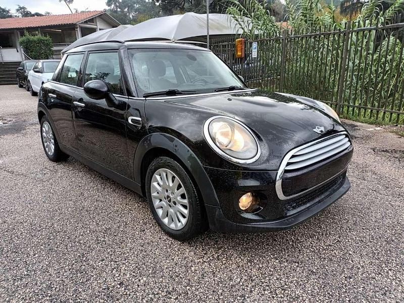 Usata Mini Cooper D 116 CV (85 kW) 2015 Nero Utilitaria