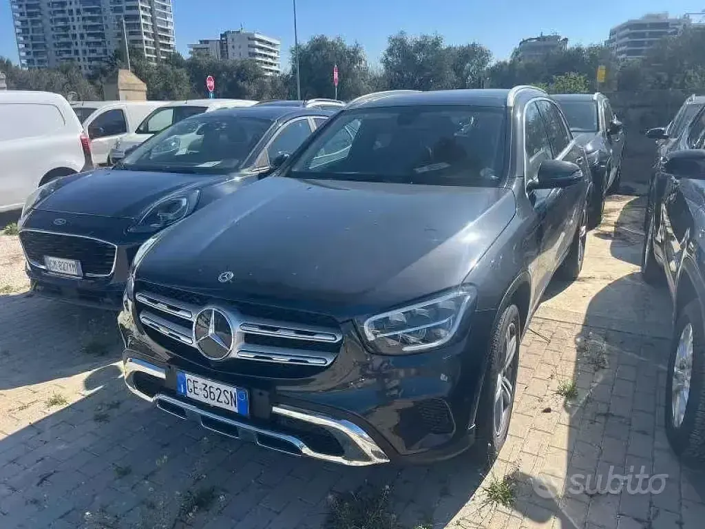 Begagnad Mercedes GLC220 194 HK (142 kW) 2021 Svart SUV