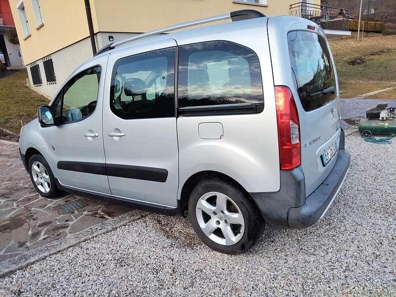 Usata Peugeot TePee Outdoor 109 CV (80 kW) 2010 Station wagon