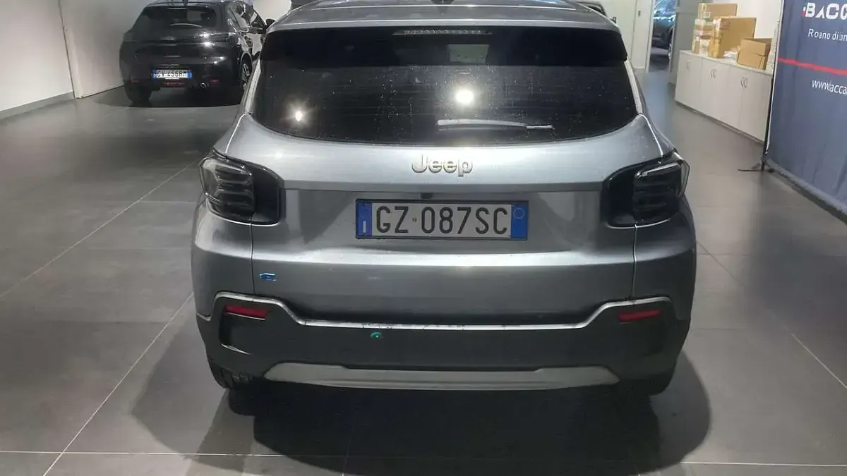 Usata Jeep Avenger EV Summit 114 kW (156 CV) 2025 Grigio SUV