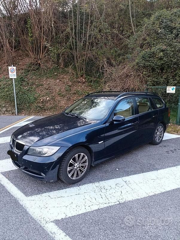 Usata BMW 320 163 CV (119 kW) 2005 Blu/azzurro Station wagon