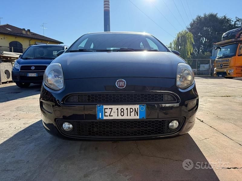 Usata Fiat Punto Street 77 CV (56 kW) 2015 Nero Utilitaria