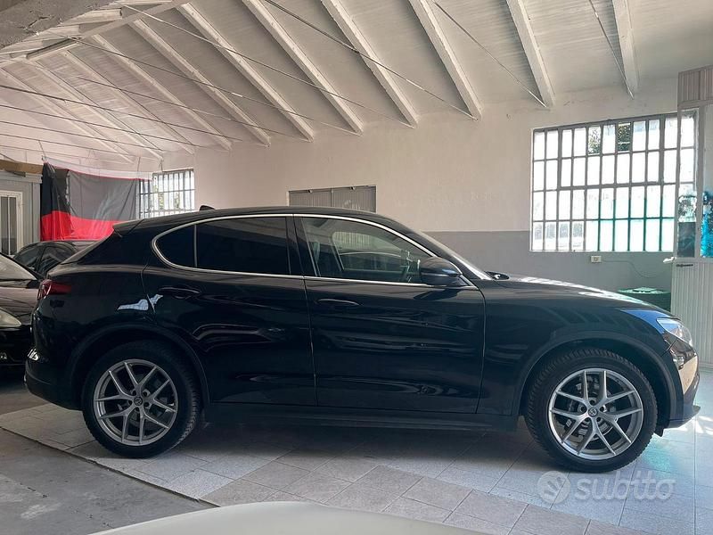 Usata Alfa Romeo Stelvio Veloce 280 CV (205 kW) 2020 Nero SUV