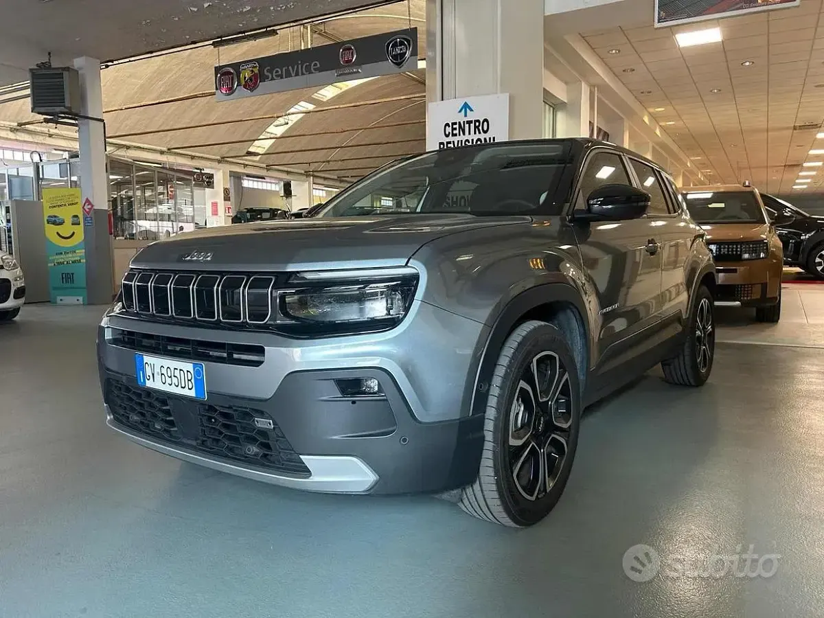 Usata Jeep Avenger Summit 101 CV (74 kW) 2024 Grigio SUV