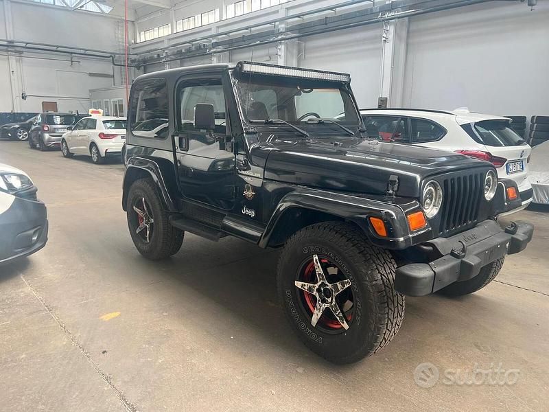 Usata Jeep Wrangler Sport 177 CV (130 kW) 1999 Nero SUV