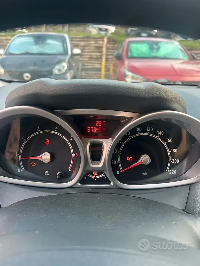 Usata Ford Fiesta Titanium 97 CV (71 kW) 2010 Bluazzurro Berlina