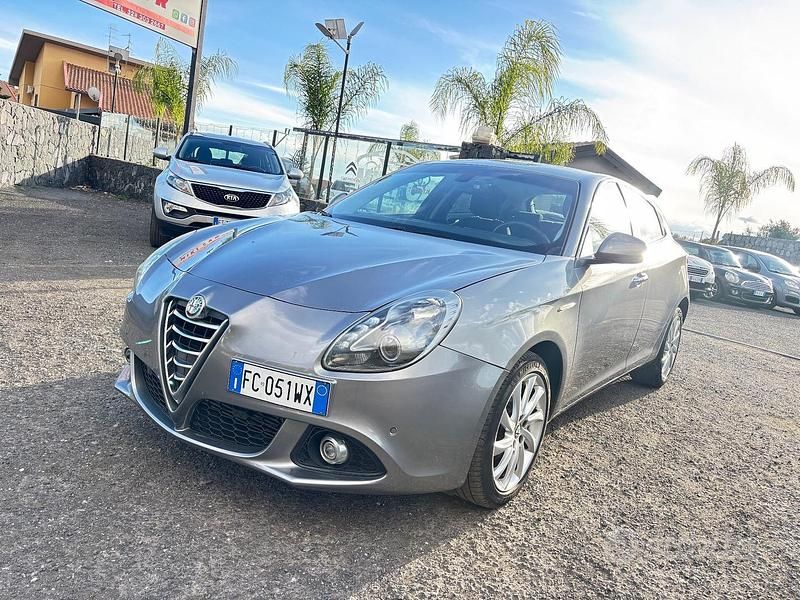 Grigio Usata 2016 Alfa Romeo Giulietta Exclusive Tre volumi | 8990 € (Ottimo prezzo) - Immagine 1/4