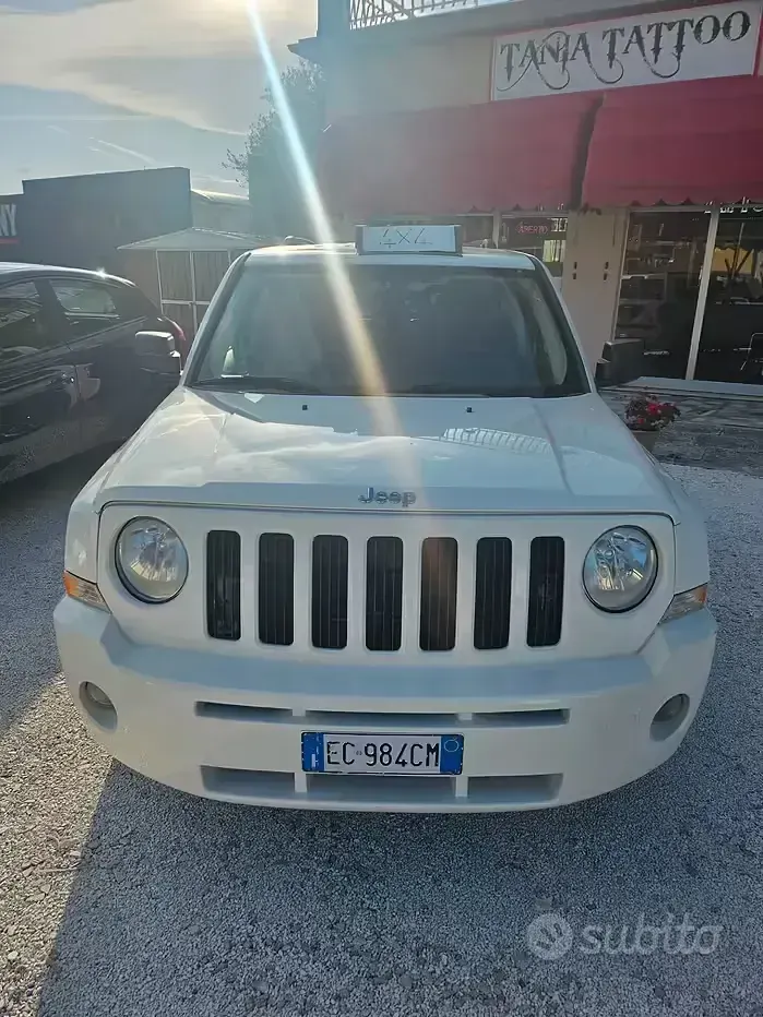 Usata Jeep Patriot 140 CV (102 kW) 2010 Bianco SUV