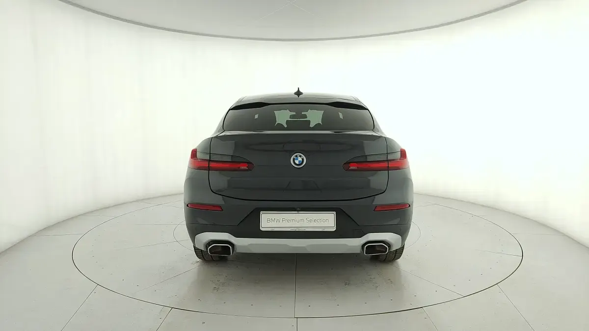Käytetty BMW X4 Comfort Edition 286 HP (210 kW) 2023 Katumaasturi