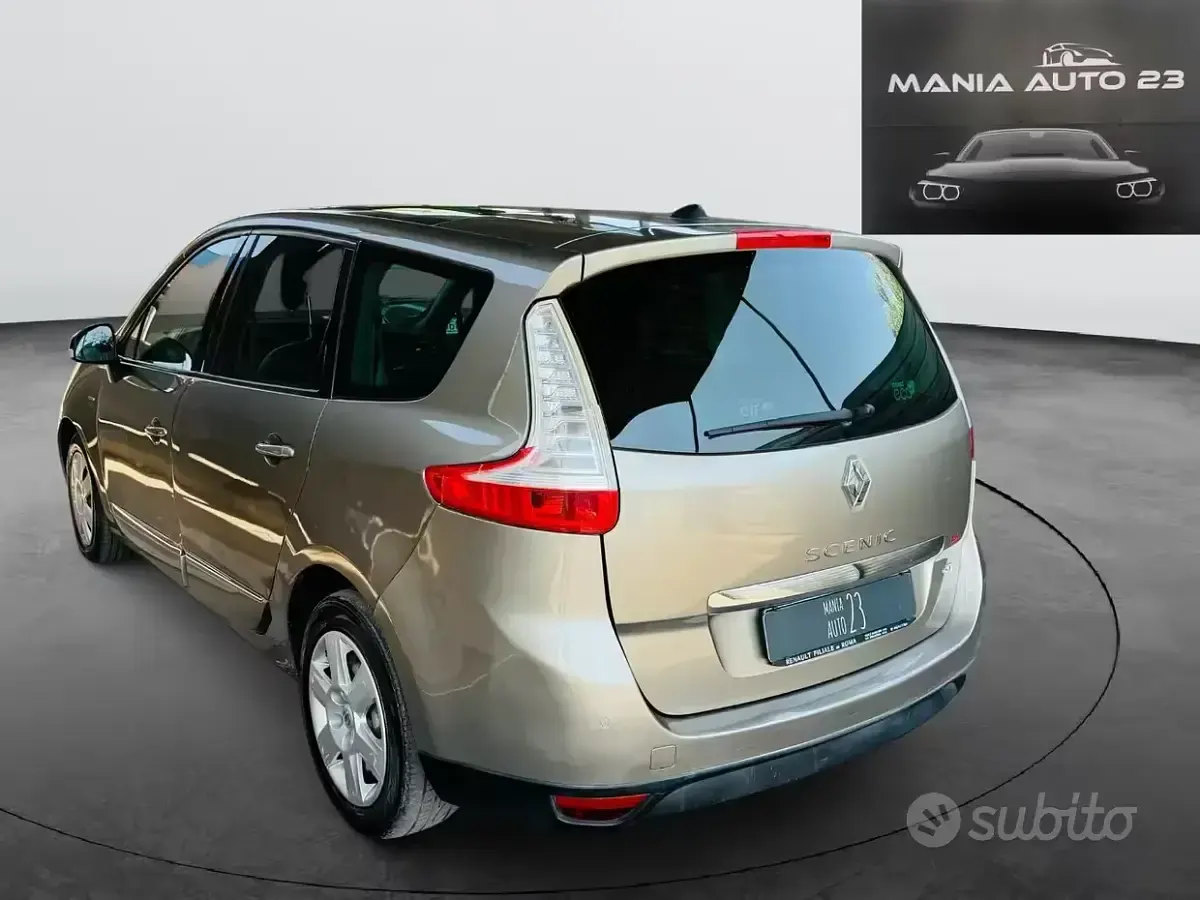 Usata Renault Scénic III 110 CV (80 kW) 2013 Grigio Monovolume